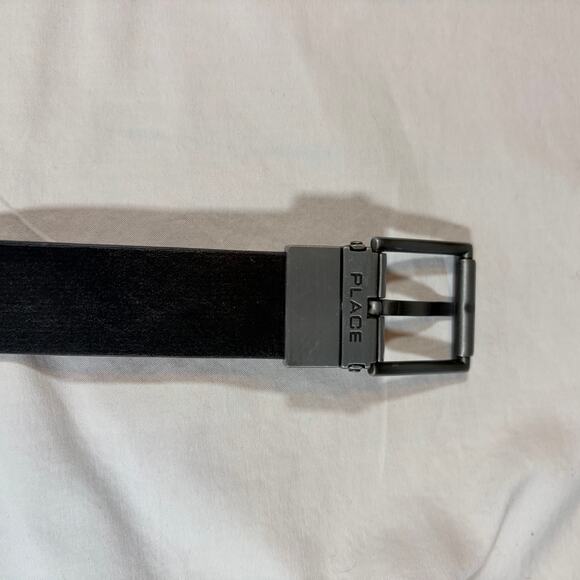 Children’s Place unisex belt.  Black/brown reversible silver buckle.  Size 4-7 - Picture 3 of 5